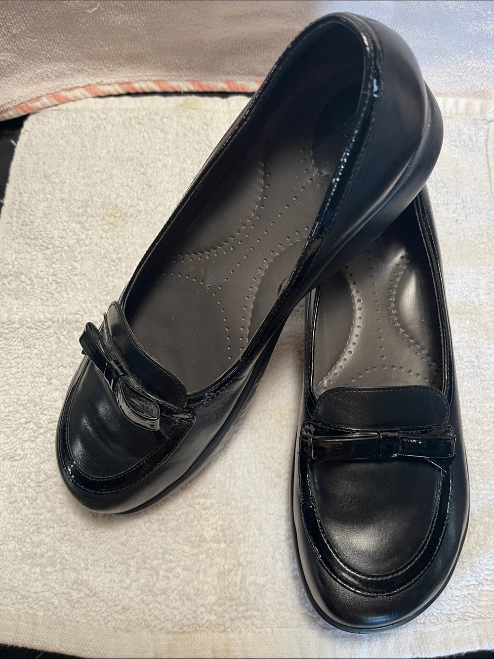 Dansko- Women’s Black leather upper Slip-On Loafer Flats with Bow Detail sz41 - Picture 2 of 6